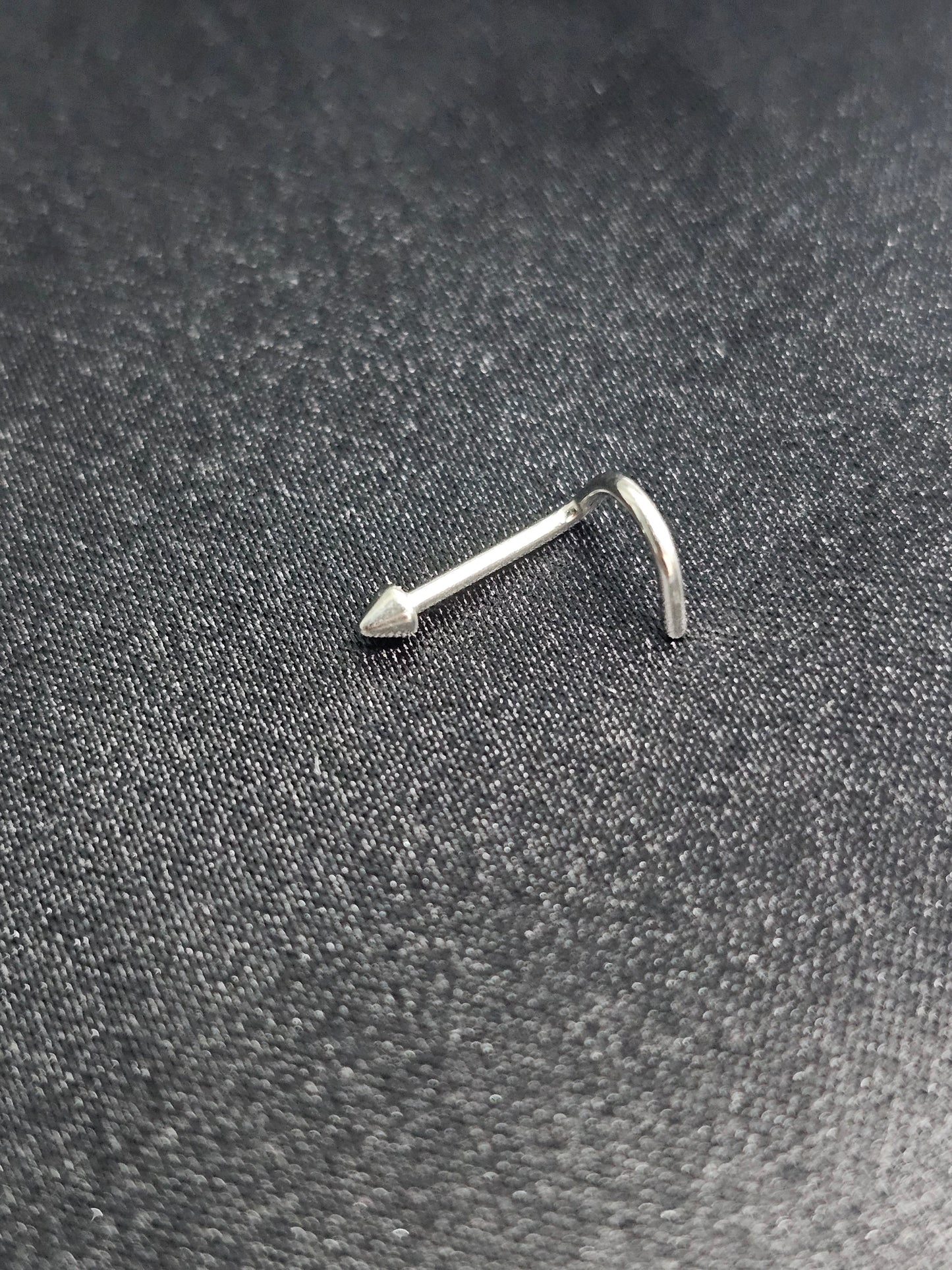 Spike nose stud 0.8mm