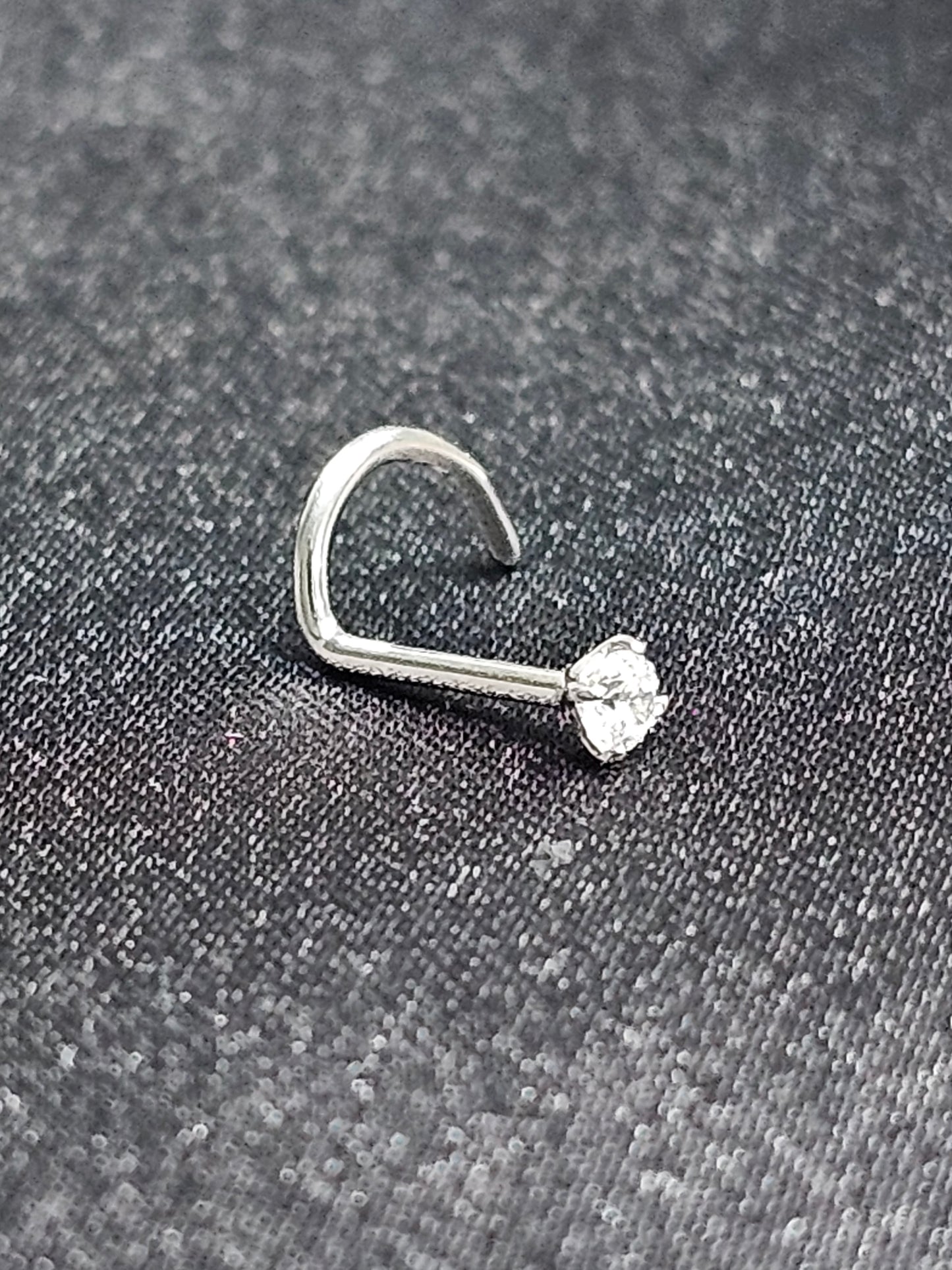Diamond nose stud 0.8mm