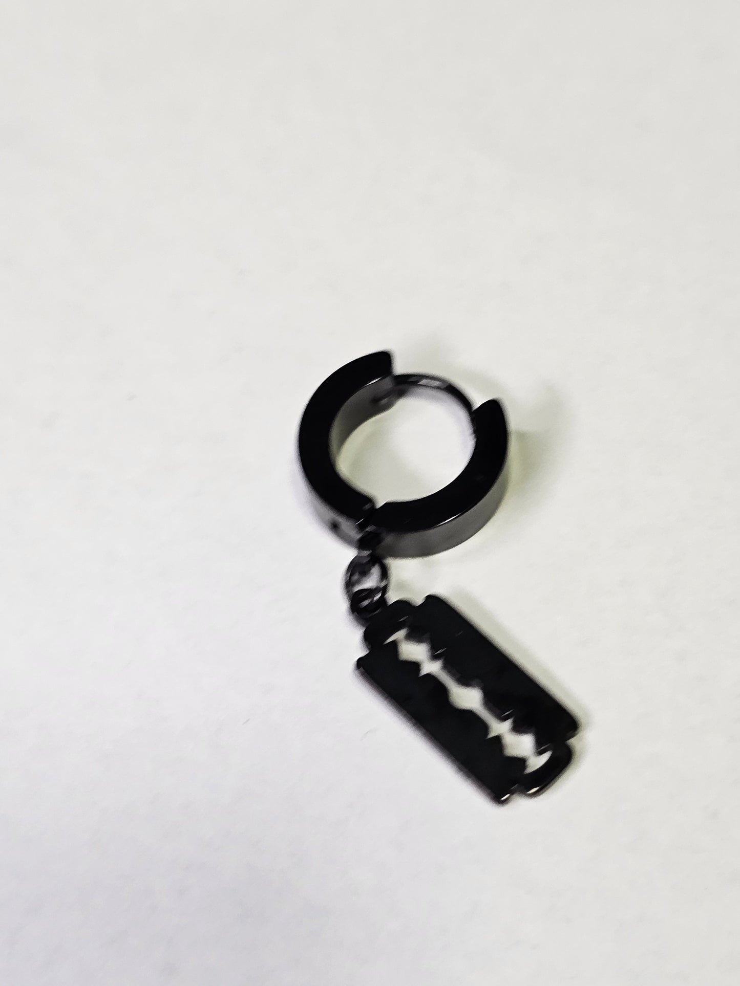 Round razorblade